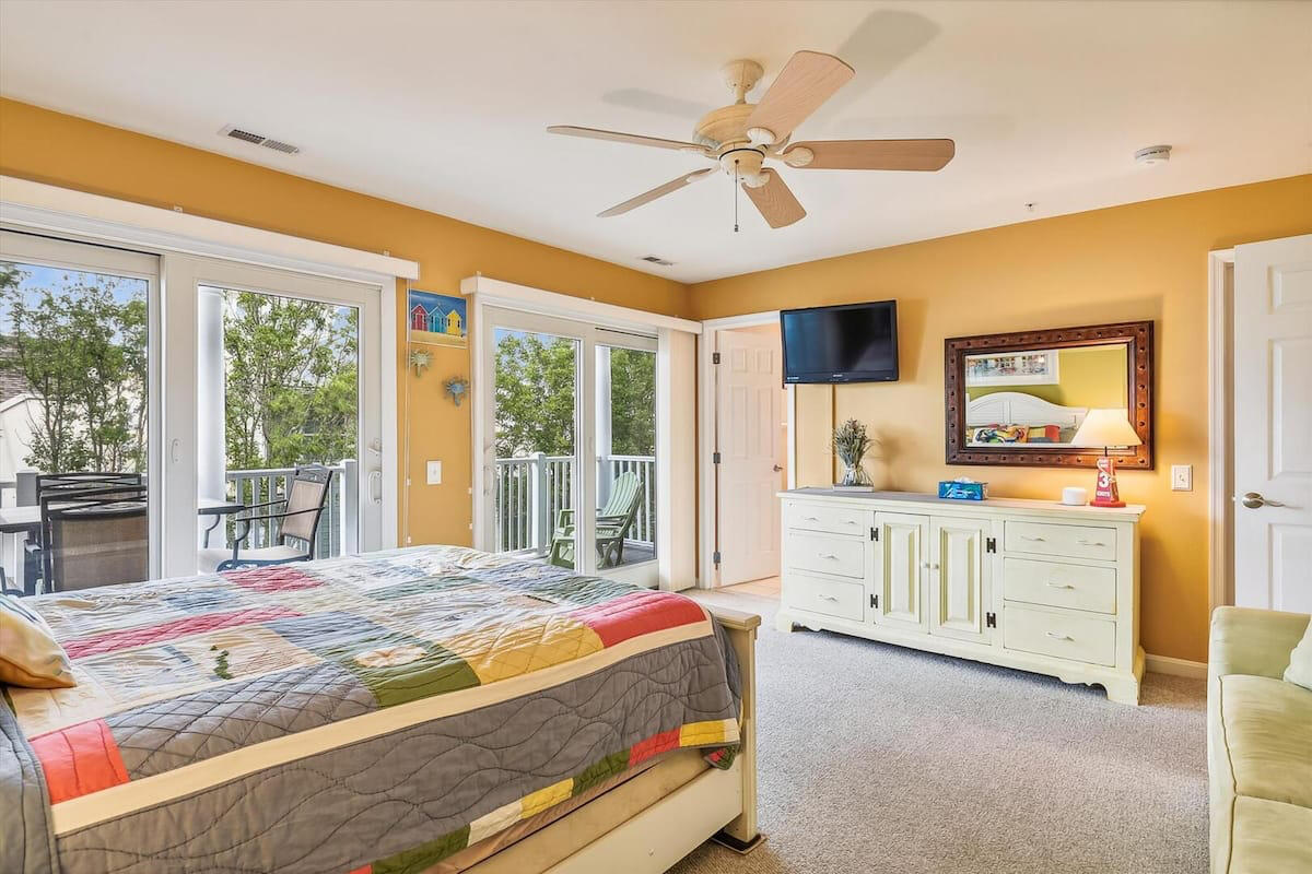 Beach Cove Bliss bedroom Beach Cove Bliss orange room